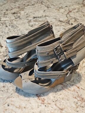 Shi by JOURNEYS Taupe Strappy Wedge Sandals with Ankle Buckles